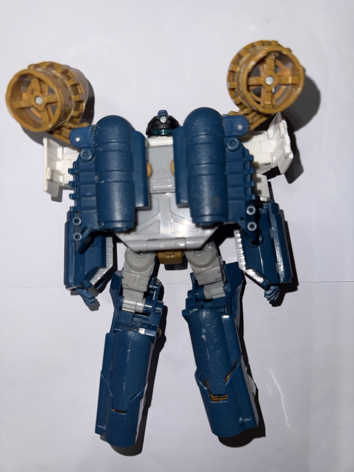 Hasbro Transformers Seaspray Ray Action Figure – Blue White Gray Brown
