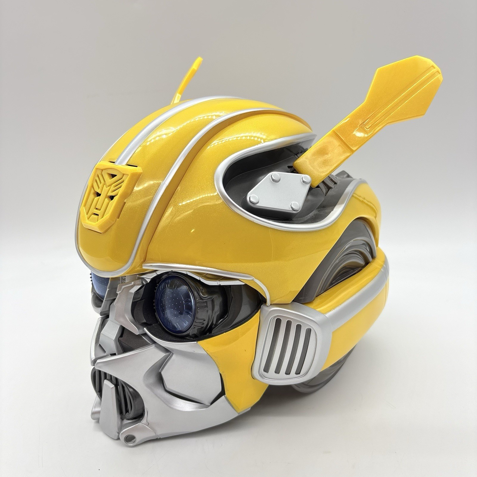 Transformers Bumblebee Showcase Life Size 1:1 Helmet With Bluetooth Speaker Read