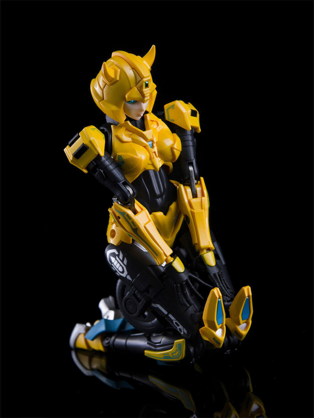 CollectionSpace CS-01 Transforms Bishoujo Little Bee Mecha Girl Figure Gift