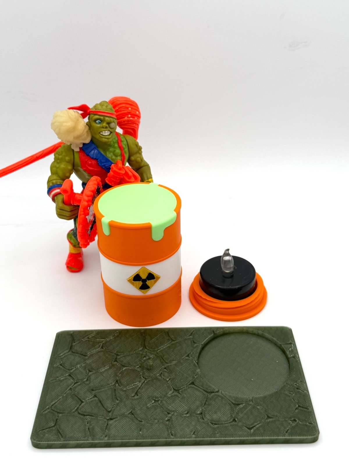 Toxic Crusaders STAND Sparkle Gray w /lighted toxic Glow in the Dark Barrel