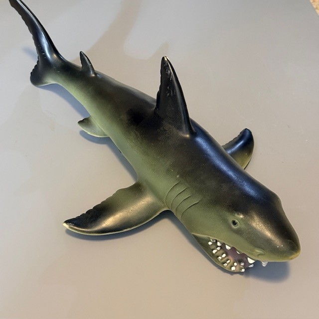 Giant Toys R Us Rubber Shark Figure Jaws 18&Prime; Megalodon Maidenhead Great White