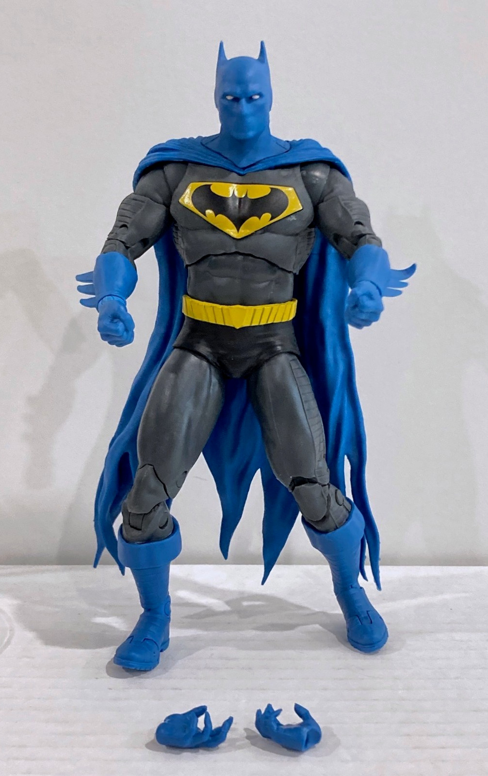 McFarlane DC Multiverse Batman Knightfall 7&Prime; Action Figure Extra Hands and Stand
