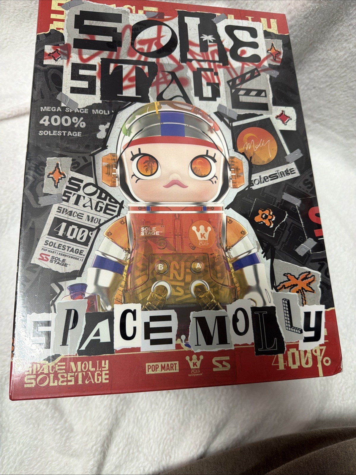 AUTHENTIC Pop Mart Mega Space Molly SOLE STAGE 400% Brand New-Factory Sealed.