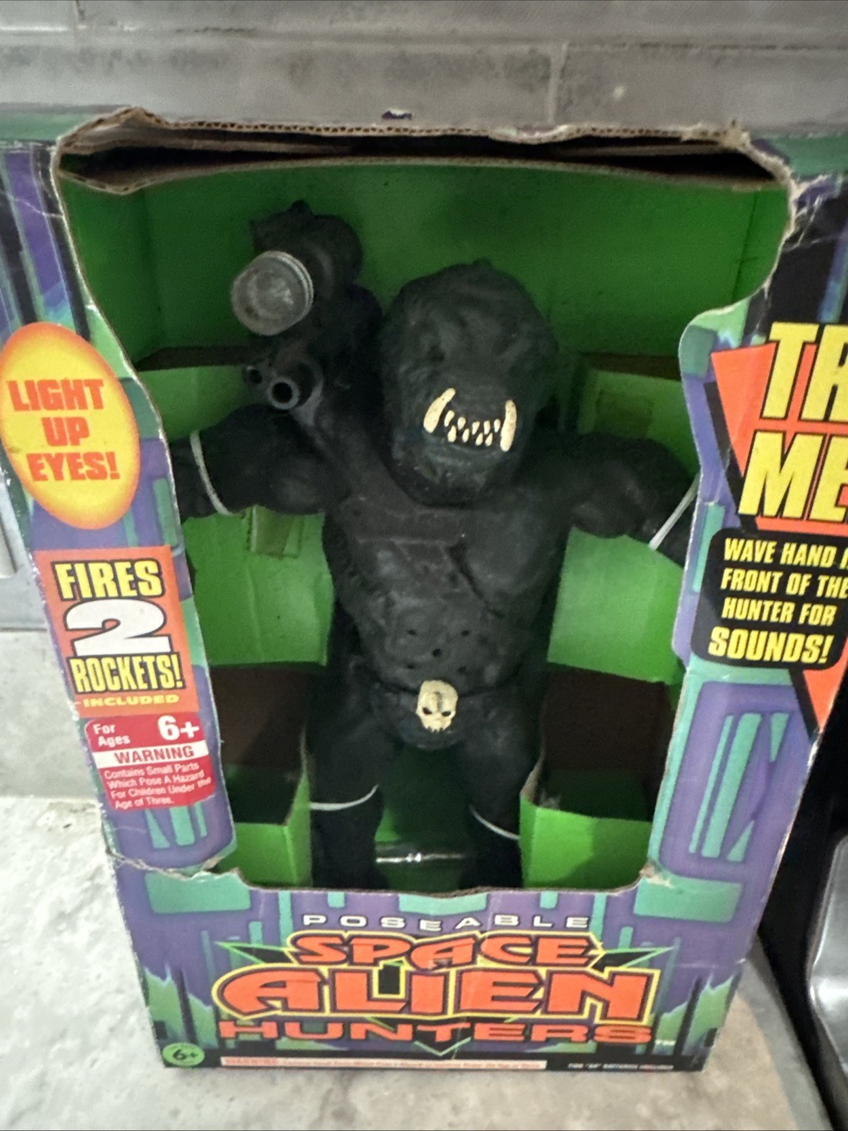 1994 Trendmasters Poseable Space Alien Hunters Action Figure New Fast Ship