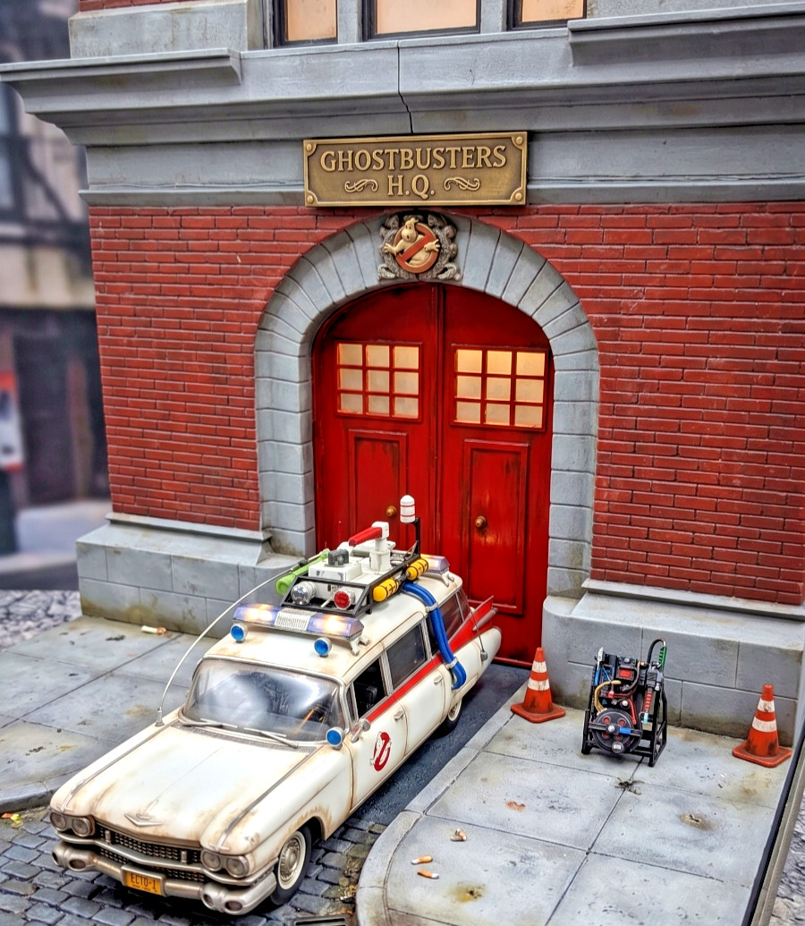 1:18 Scale Modular EXTO-1 Firehouse Diorama Backdrop for 4&Prime; Action Figures 14 in