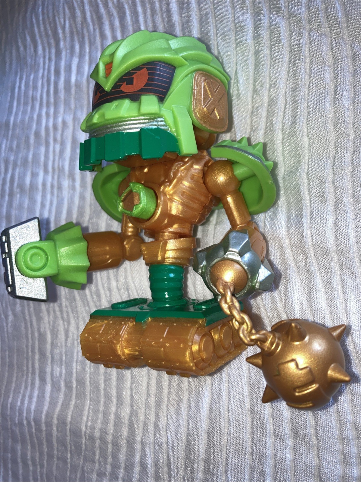 Treasure X Robots Gold Green 4” Gladiator Weapons Moose Toys Collectible