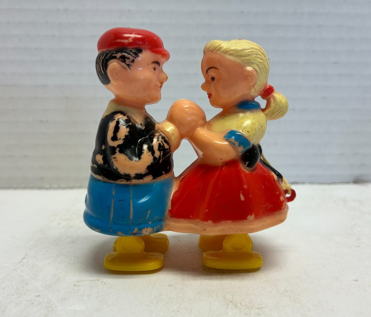 F4 VTG Marx Hard Plastic Dancing Couple & Gunslingers Ramp Walkers 1950&rsquo;s