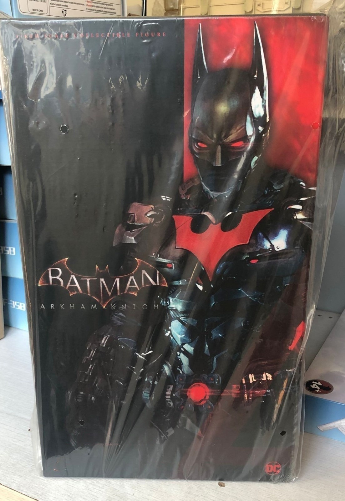 HOT TOYS VGM39 Batman: Arkham Knight DLC Batman Beyond 1/6 Action Figure