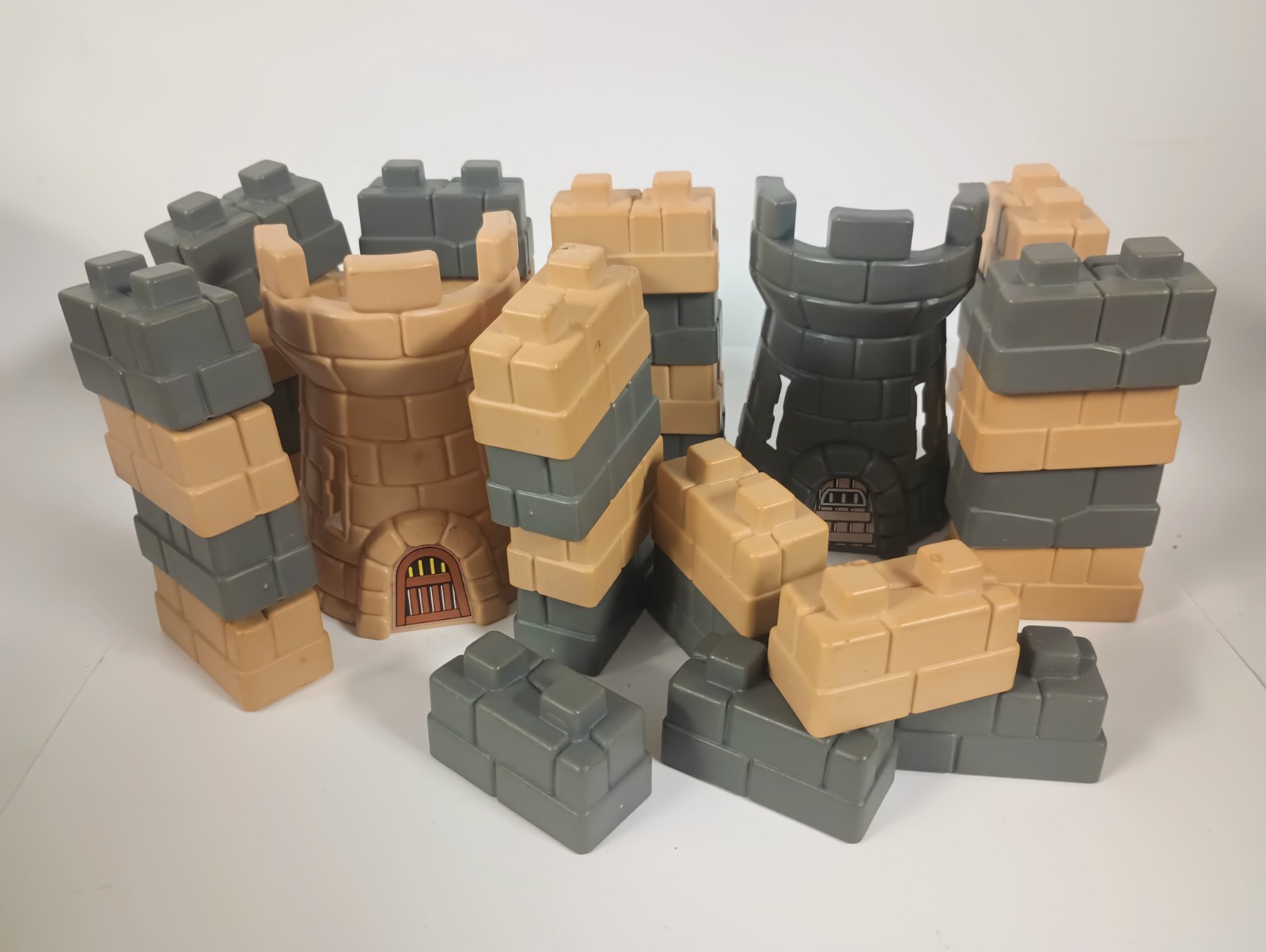 Crossbows & Catapults Walls Bricks Towers Tan Grey Gray Lot