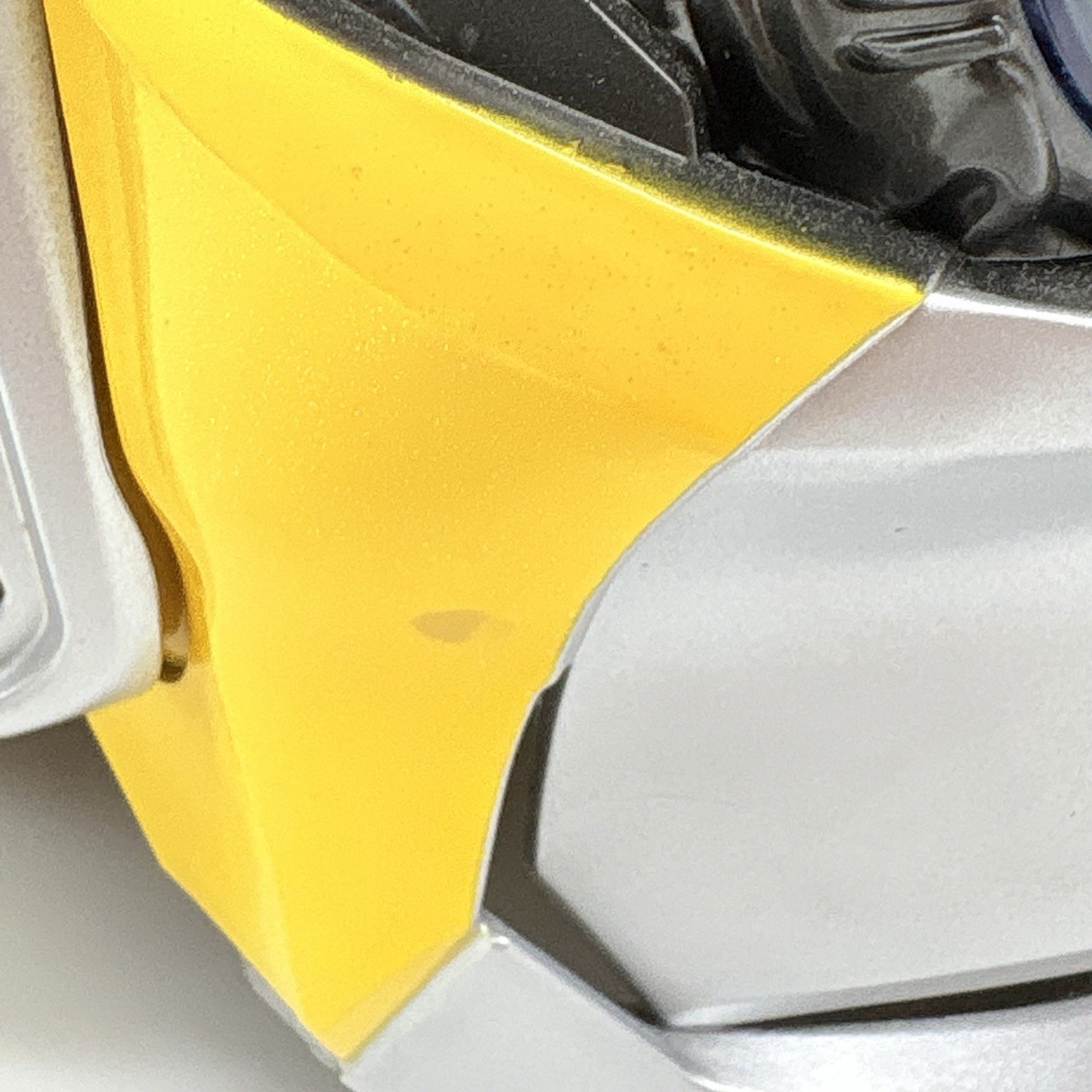 Transformers Bumblebee Showcase Life Size 1:1 Helmet With Bluetooth Speaker Read