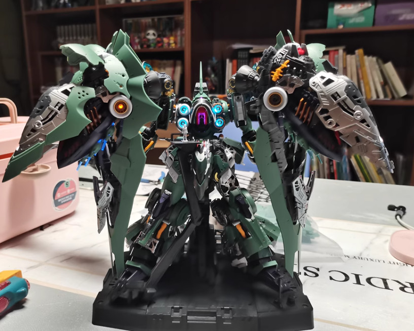 NEW Axis Model Works 1/100 Kshatriya Action Figure Model Kit Collection In Hand