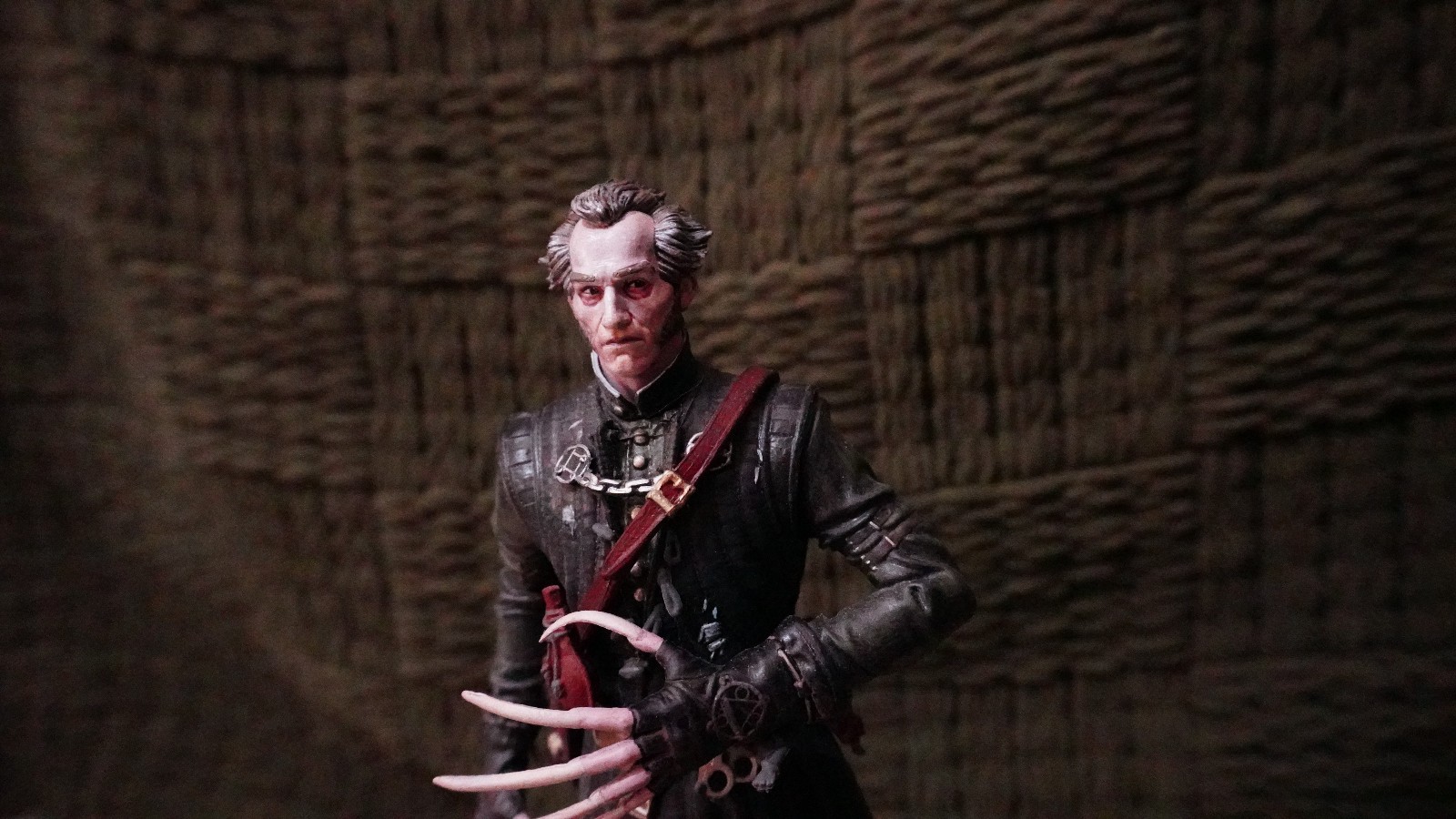 The Witcher 3 – REGIS Vampire Deluxe Figure by Dark Horse