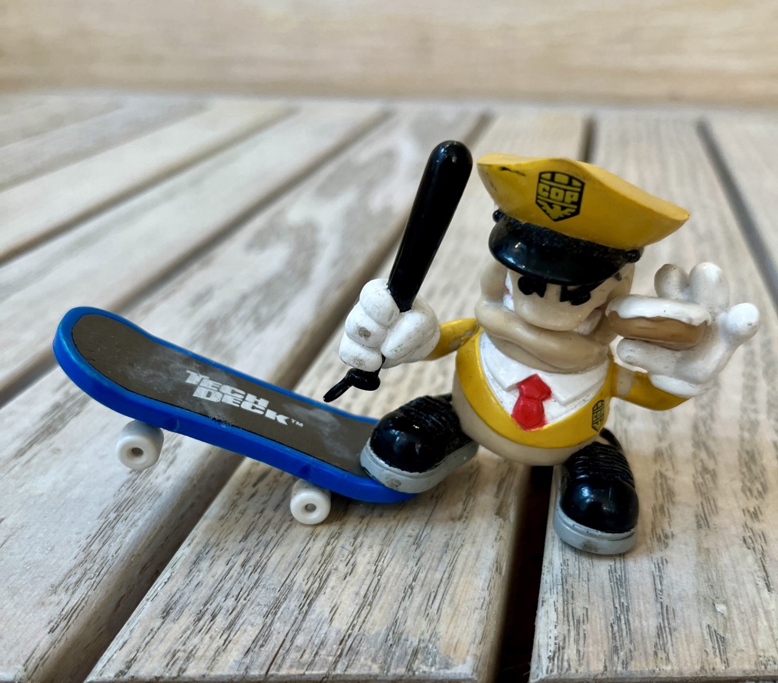 Tech Deck Barney Dude Cop Skate Boarding Figure And Skateboard