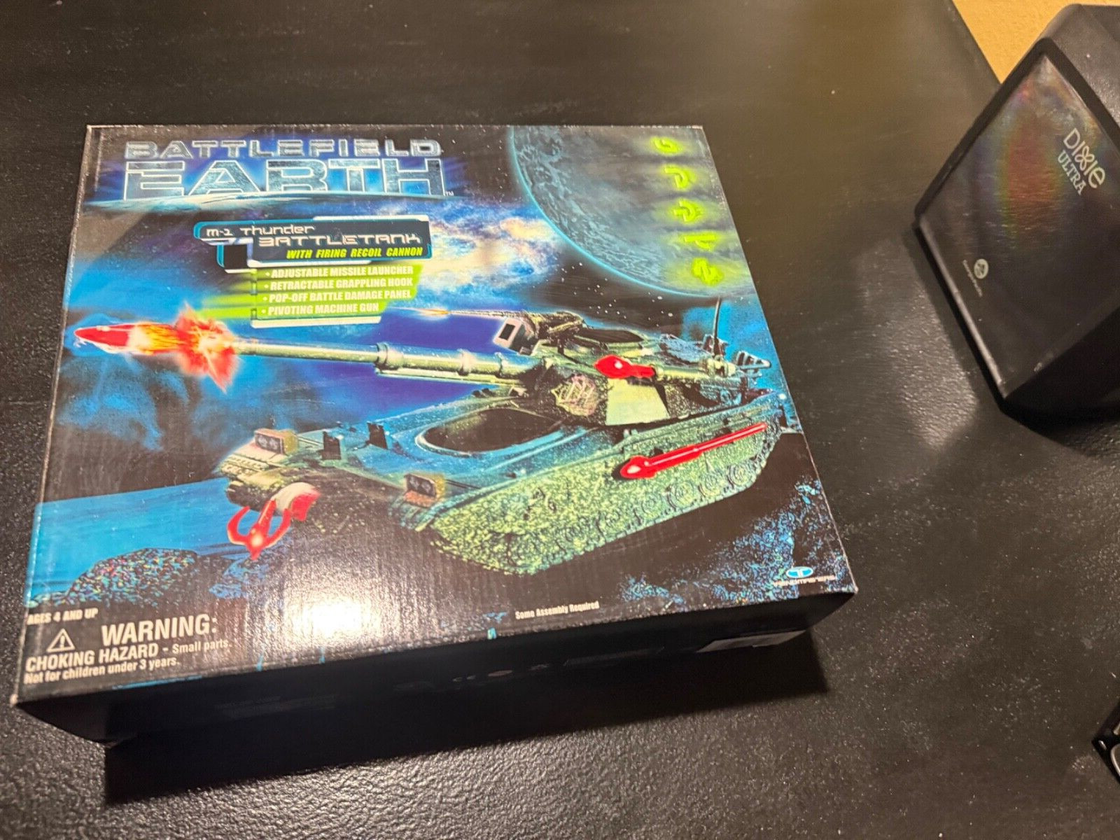BATTLEFIELD EARTH M-1 Thunder Battle Tank (With Firing Recoil Cannon)