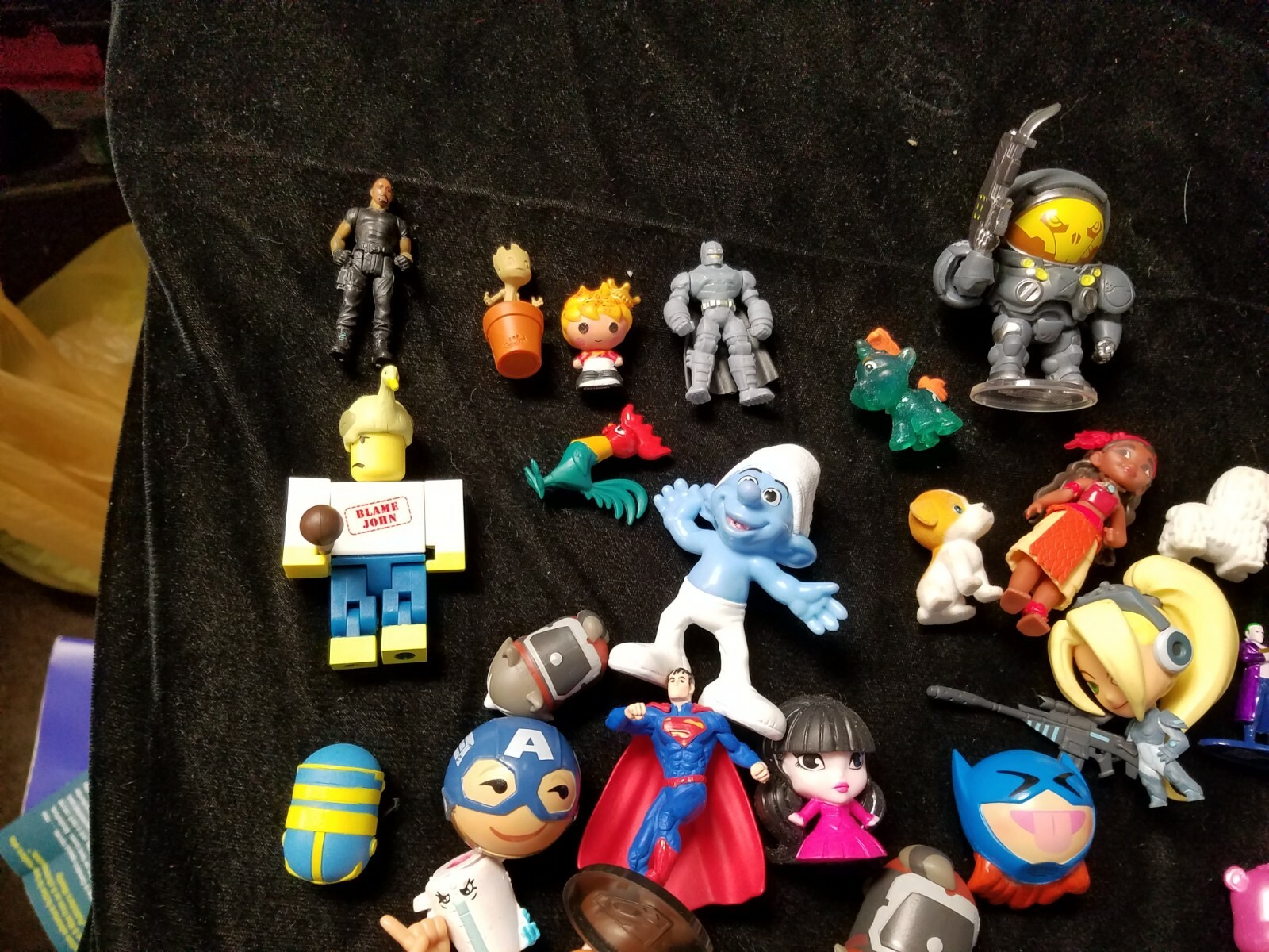 49 Assorted 1&Prime; – 3&Prime; Modern Era Mini Figures & Toys Super Hero Animals Blizzard