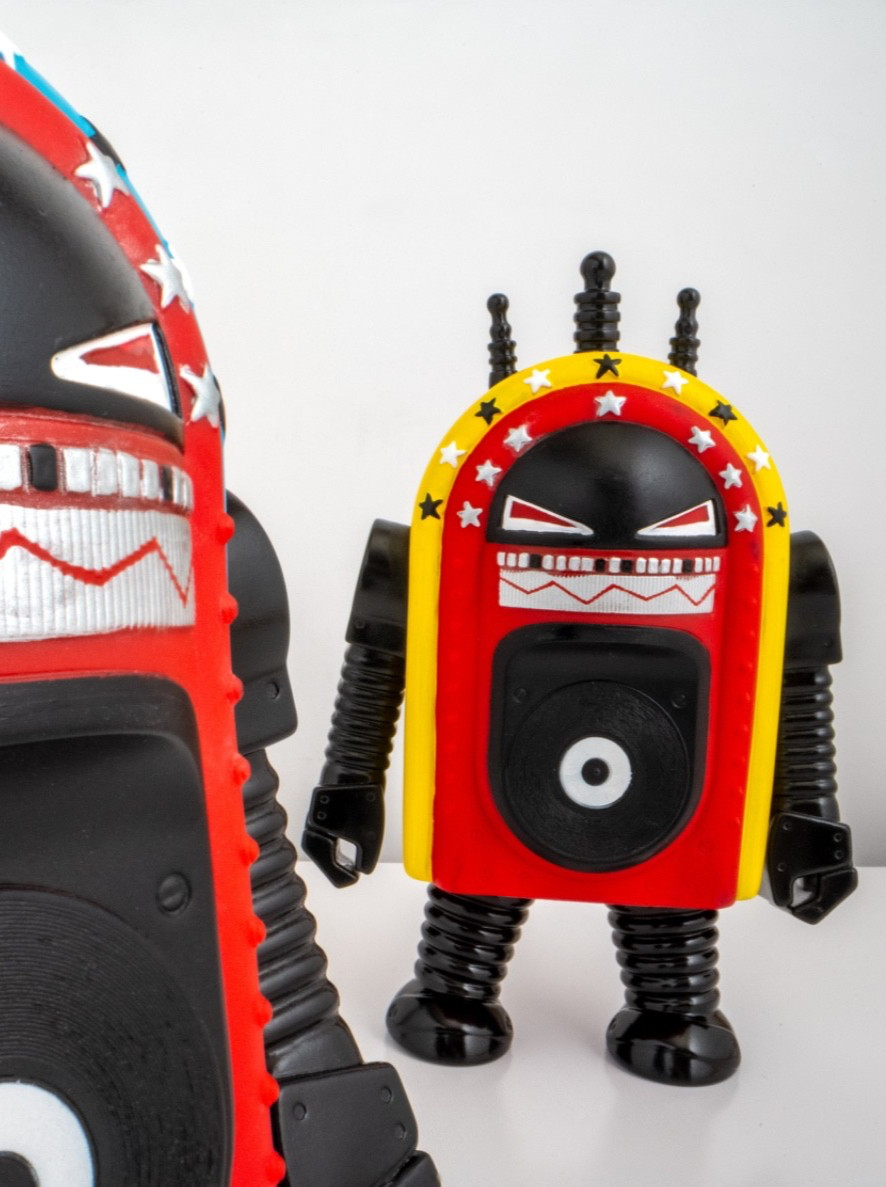 DJ Shadow & Cut Chemist&rsquo;s Juke-Bot Vinyl Art Toy Lot of 2 2008 Bigshot Toyworks