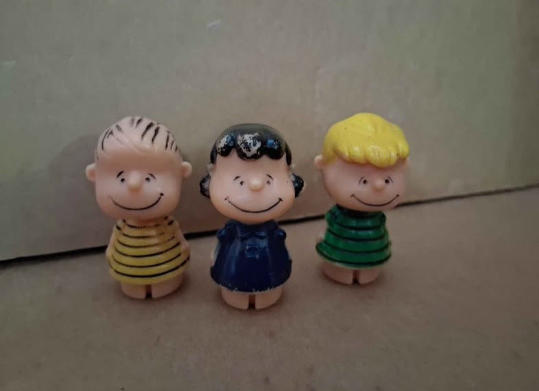 Peanuts Gang Characters Lucy, Linus And Schroeder Figurines Lot