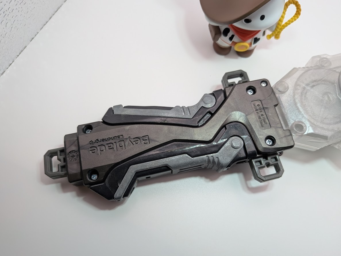 Takara Tomy Beyblade Burst Clear String Launcher – Left Spin Beylauncher w/ grip