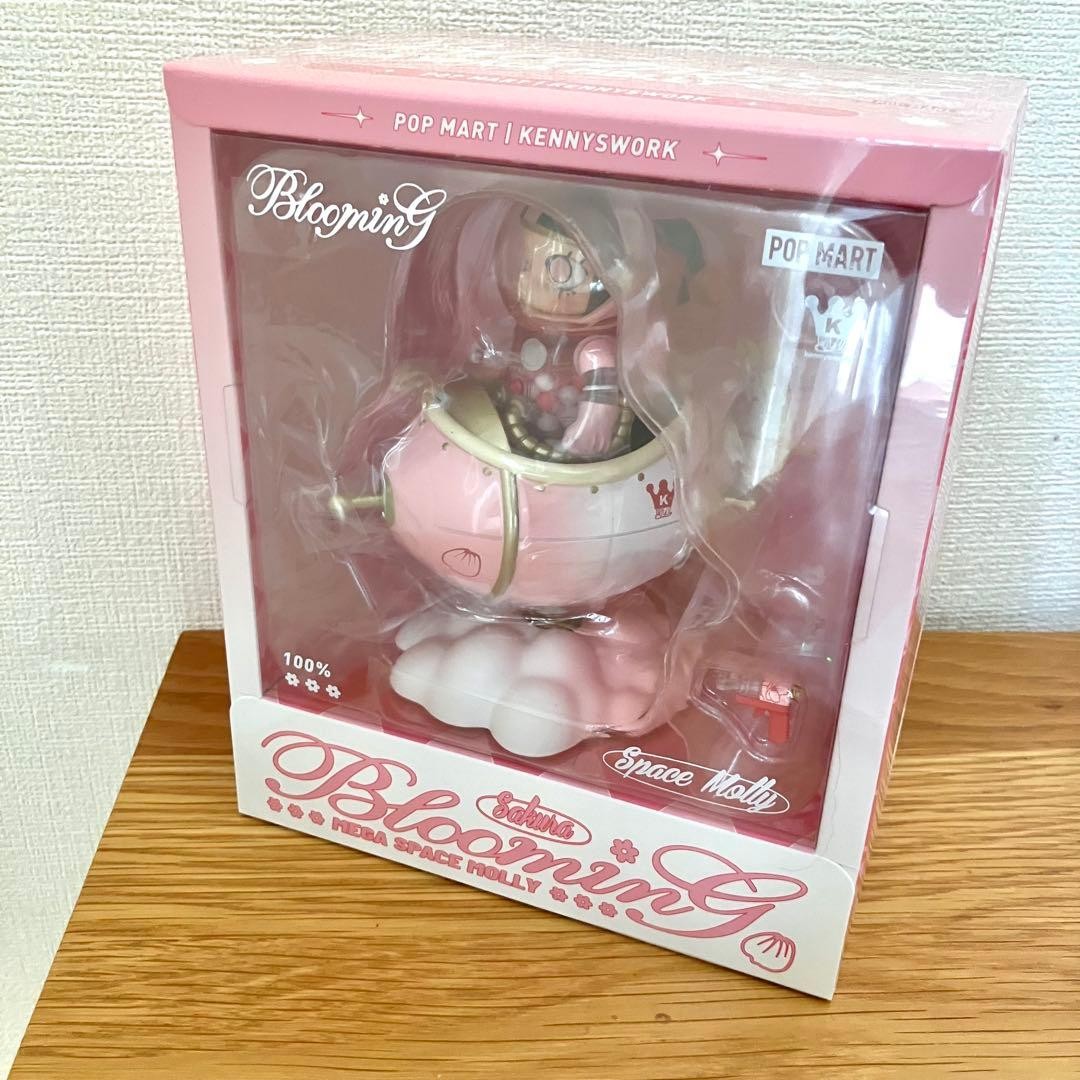 POP MART MEGA COLLECTIONS MEGA SPACE MOLLY 100% Blooming Sakura Japan Exclusive