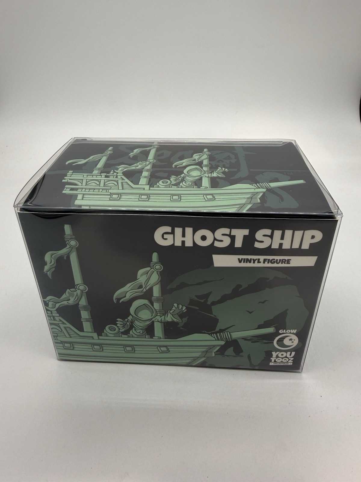 Youtooz Ghost Ship * Vinyl Figure * NEW * Glow in The Dark * Sea of Thieves