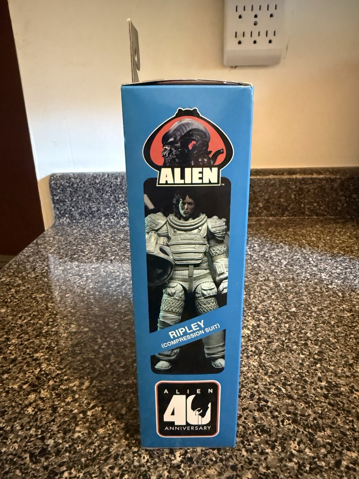 NECA Alien RIPLEY COMPRESSION SUIT Figure White 40th Anniversary 2015 Ships Fast