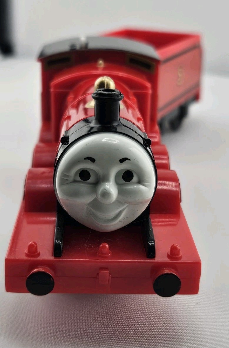 Trackmaster Thomas & Friends « James » Motorized Train Tomy Britt Allcroft 1994