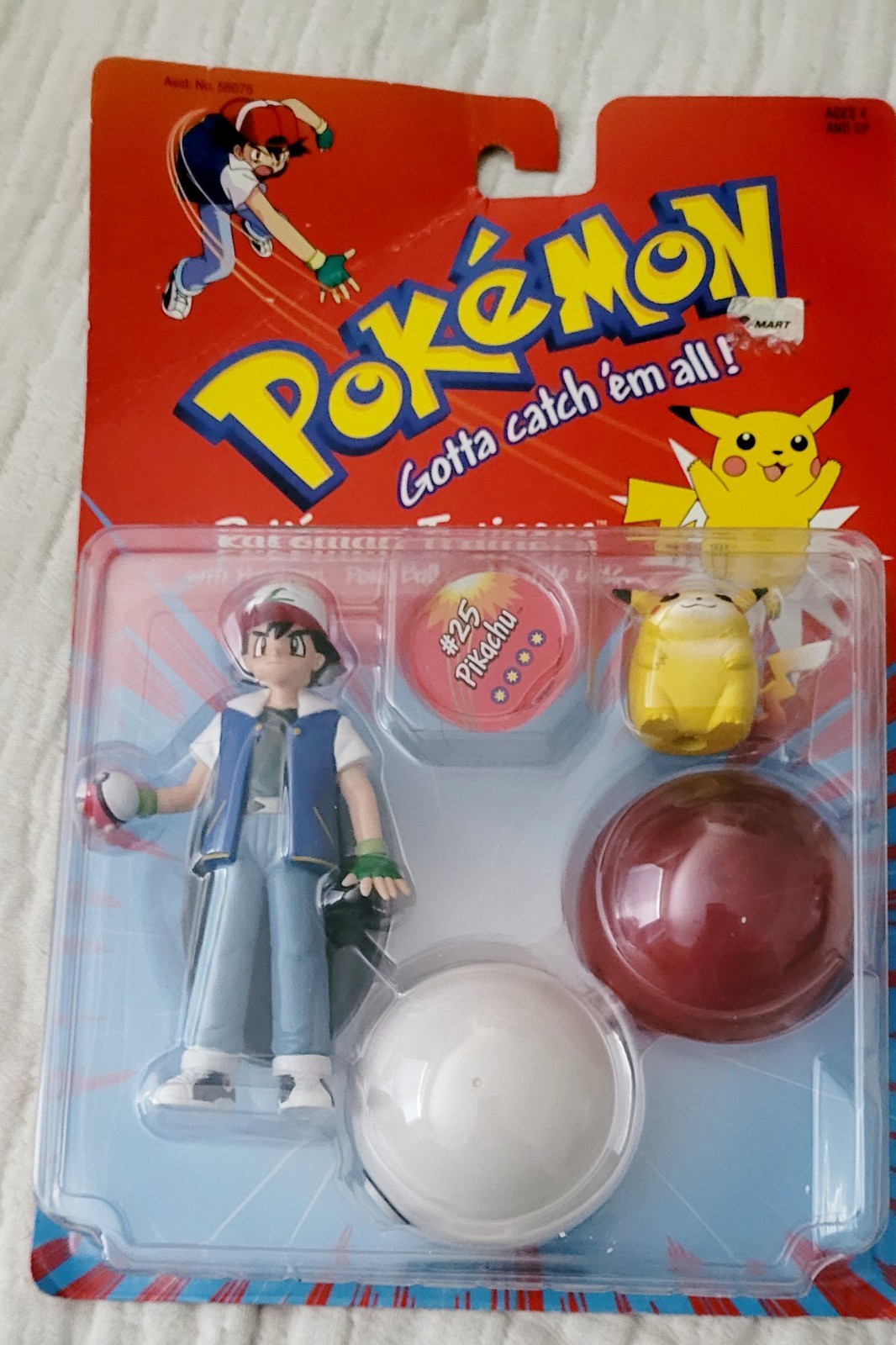 RARE POKEMON VINTAGE TRAINERS ASH FIGURE #25 PIKACHU HASBRO NEW SEALED !