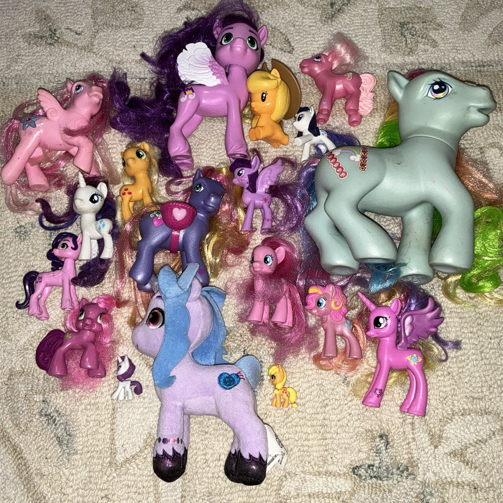 Lot Of 18 My Little Pony Large Big Vintage and Modern 2002 To Present