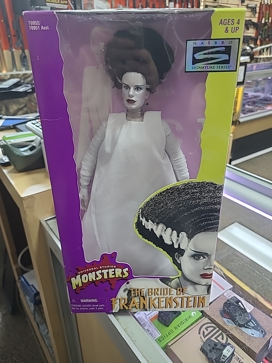 UNIVERSAL MONSTERS SIGNATURE SERIES BRIDE Of FRANKENSTEIN HASBRO VTG 1998 NEW