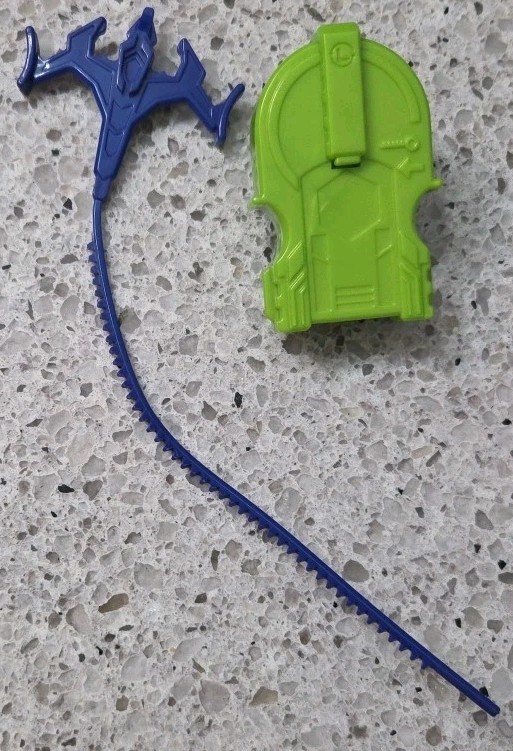 Beyblade LIME GREEN Left Spin Launcher DARK BLUE RIPCORD TOMY Dragon 2010 Metal