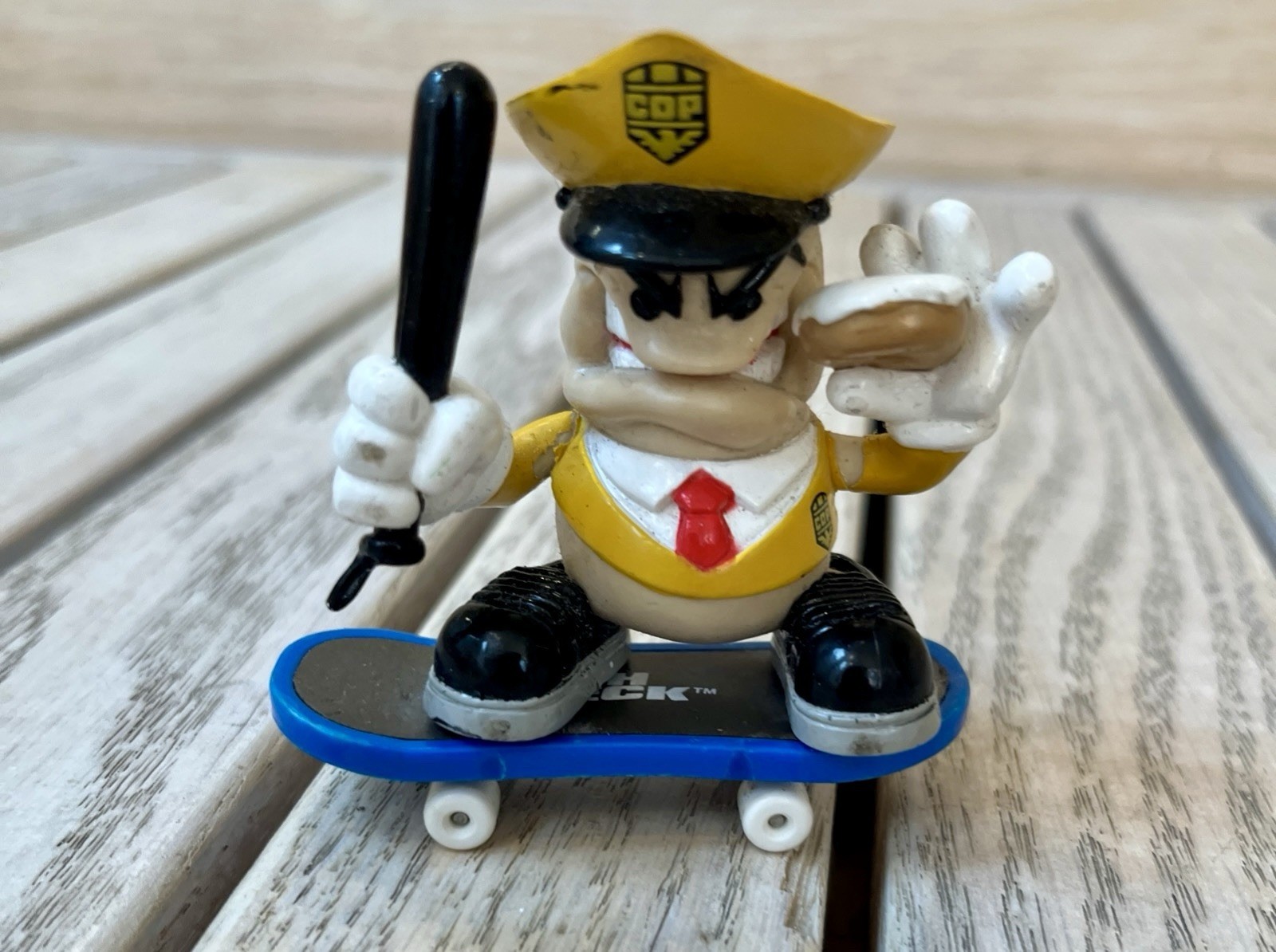 Tech Deck Barney Dude Cop Skate Boarding Figure And Skateboard