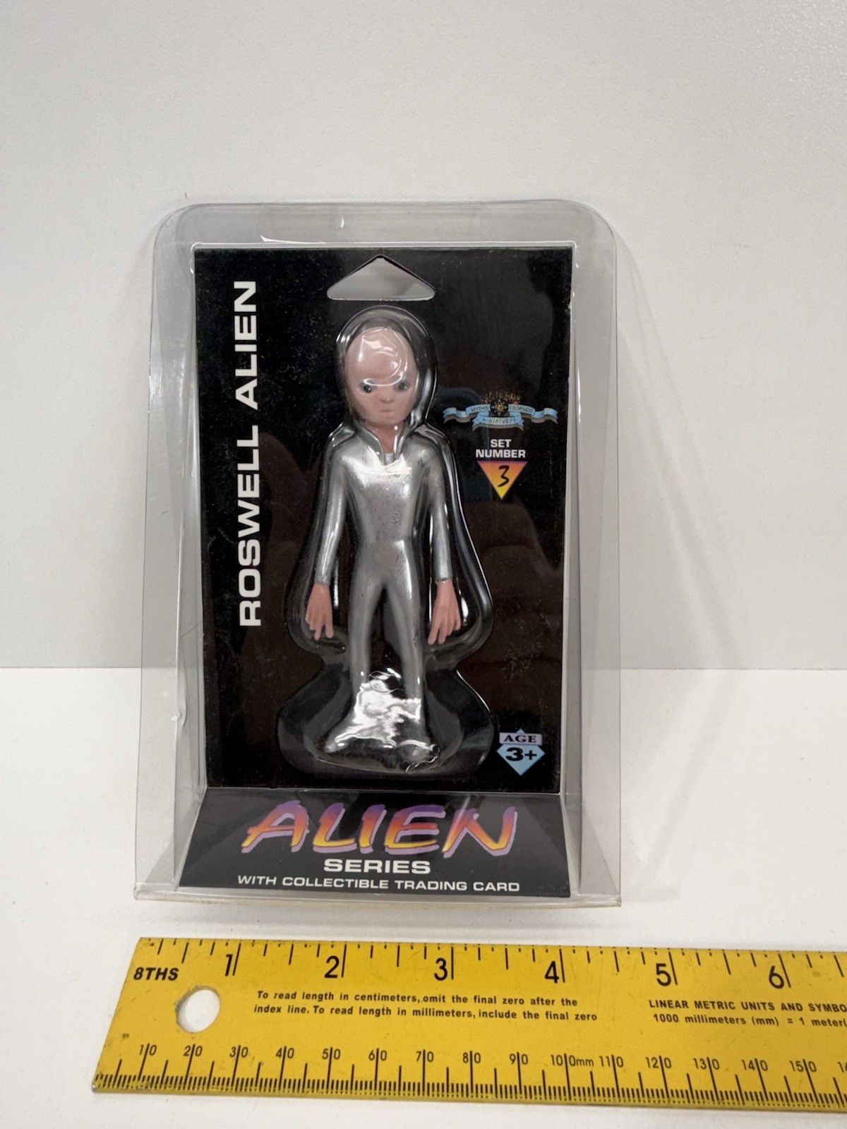 Roswell Alien Series (1996) Figure #3 Trading Card Shadowbox Collectible -New