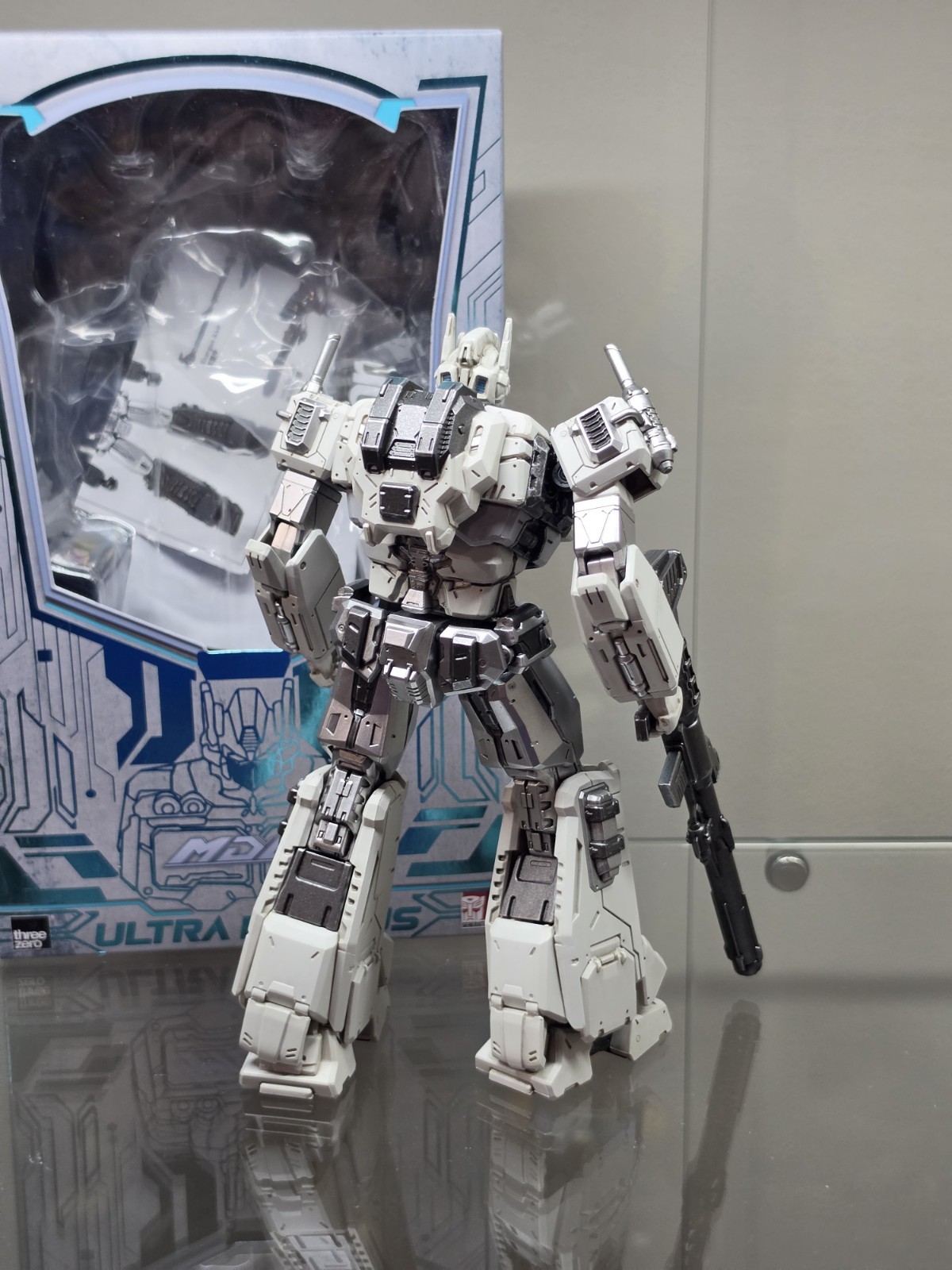 ThreeZero Transformers MDLX Ultra Magnus