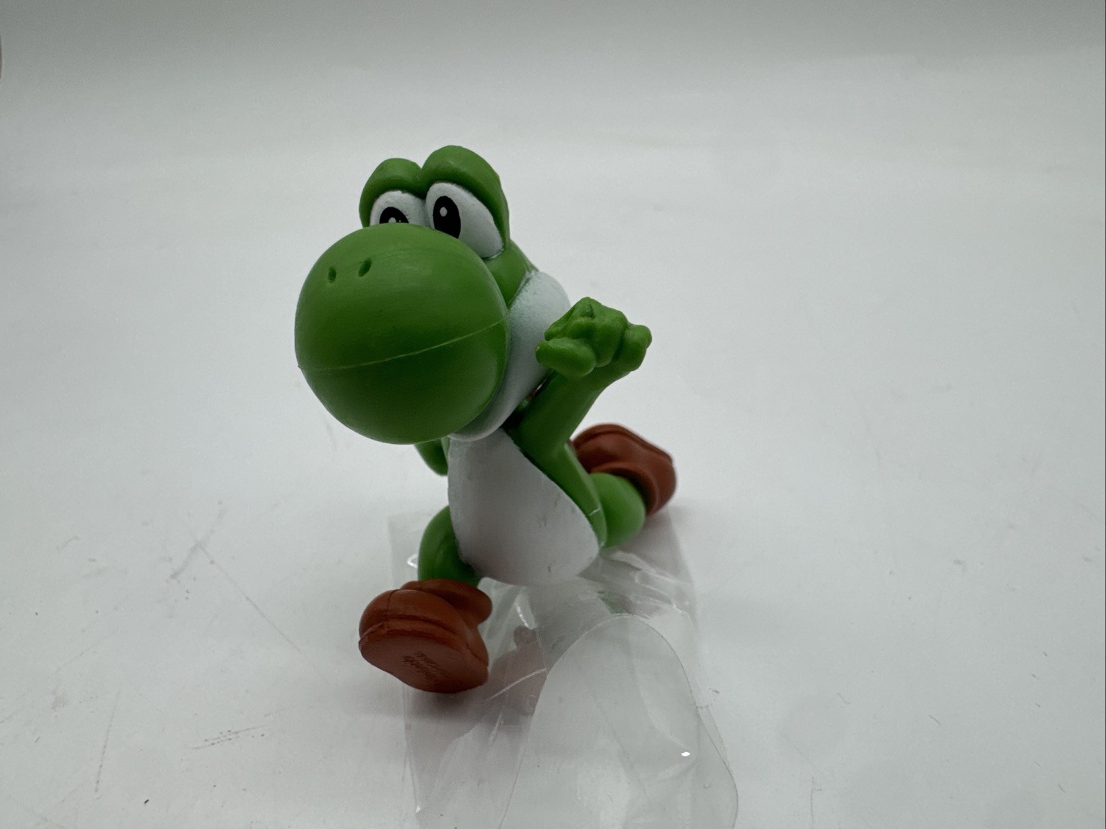 Nintendo Super Mario 2008 Yoshi 2&Prime; Mini Figure Solid Running Cake Topper