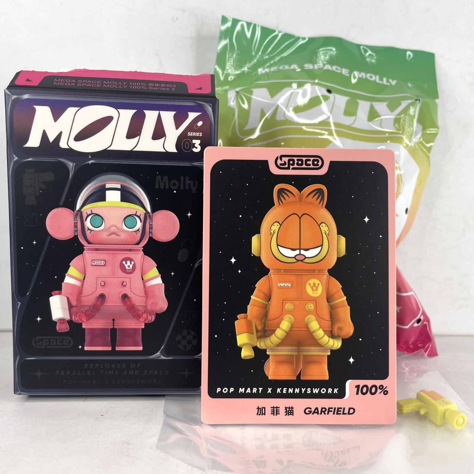 POP MART 100% Mega Space Molly Series 3 Confirmed Figure Toy Doll – Garfield