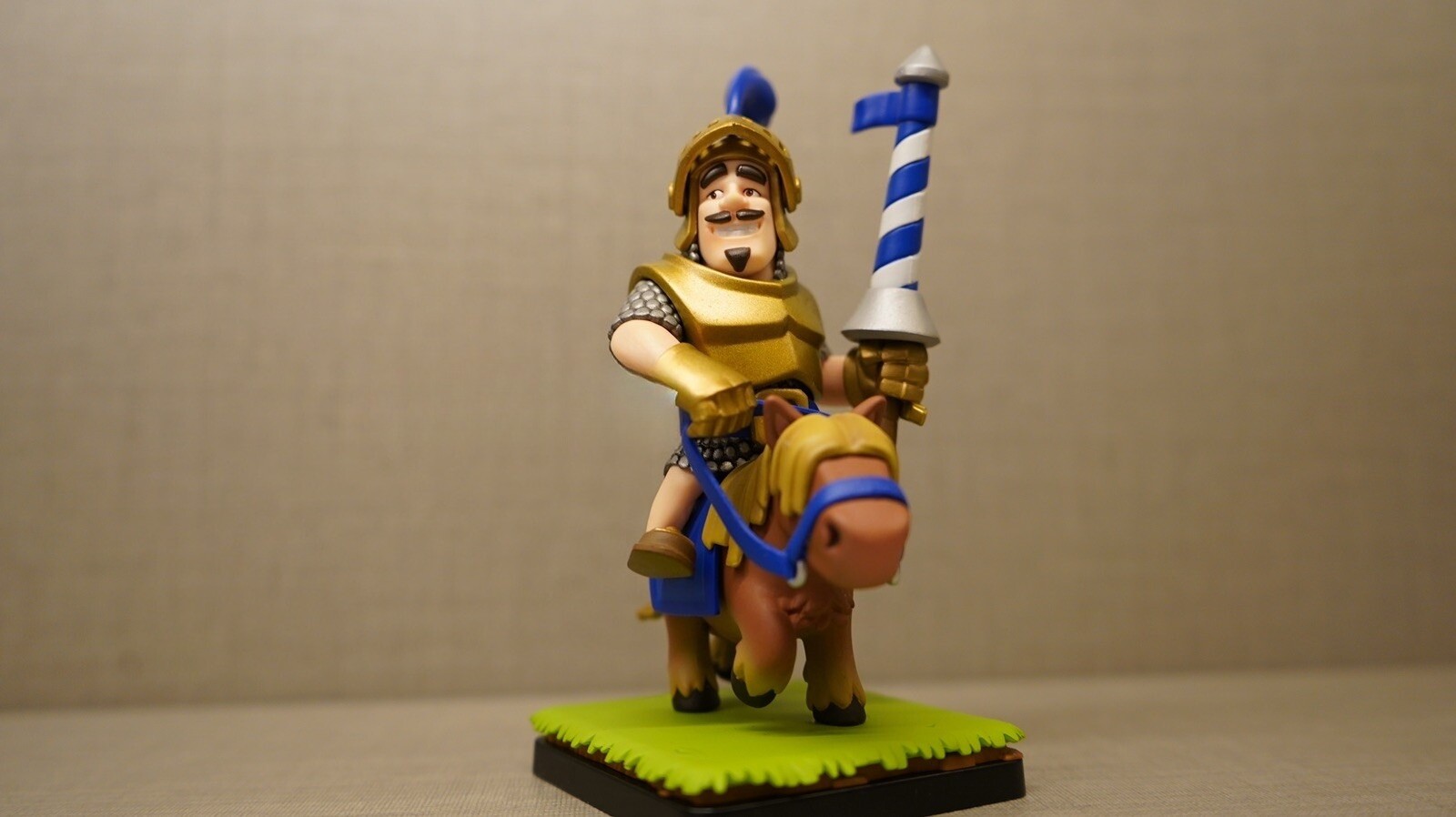 Supercell Clash Royale Rare Prince Figure In Stock New