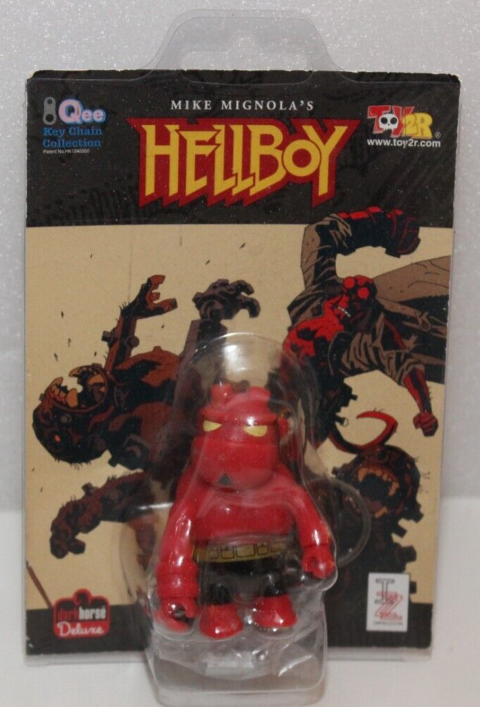 HELLBOY QUEE FIGURE KEYCHAIN COMPLETE IN PACKAGE DARK HORSE DELUXE TOY2R 2008