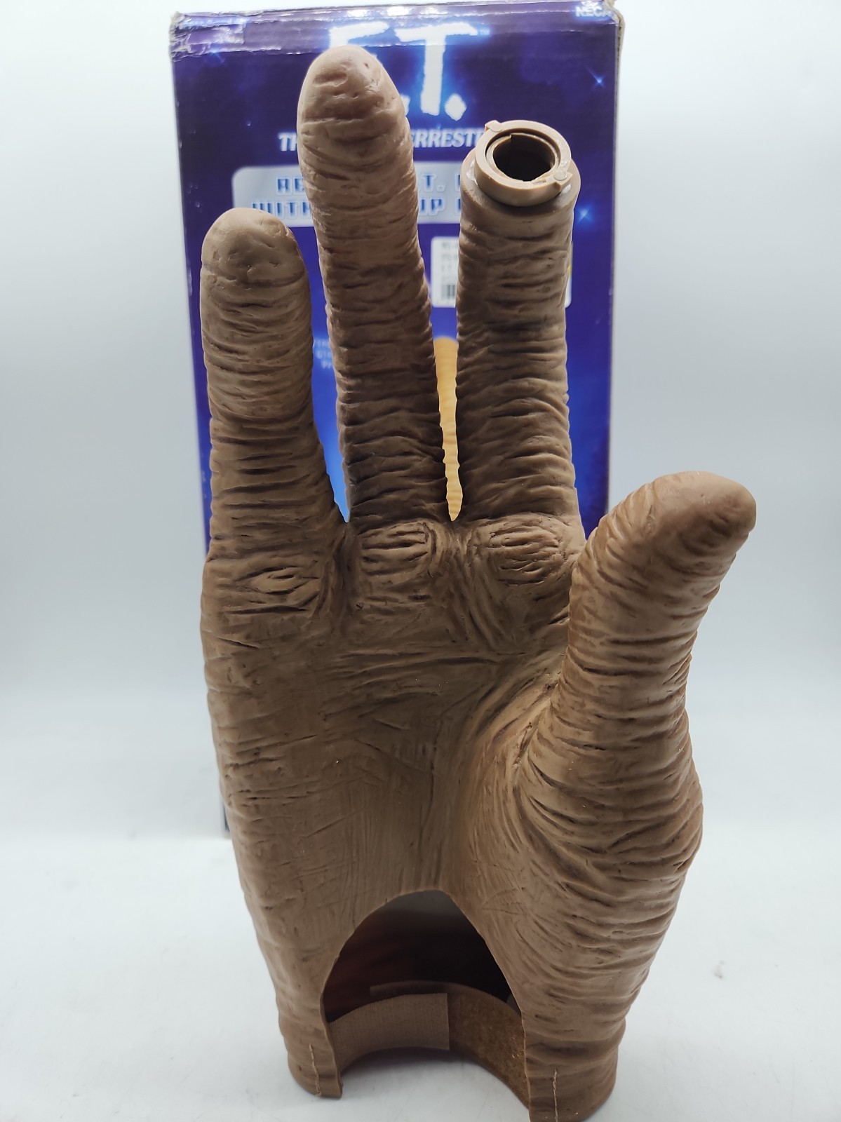 NECA E.T. The Extra Terrestrial LED Replica Hand Missing Light Up Finger.. 23