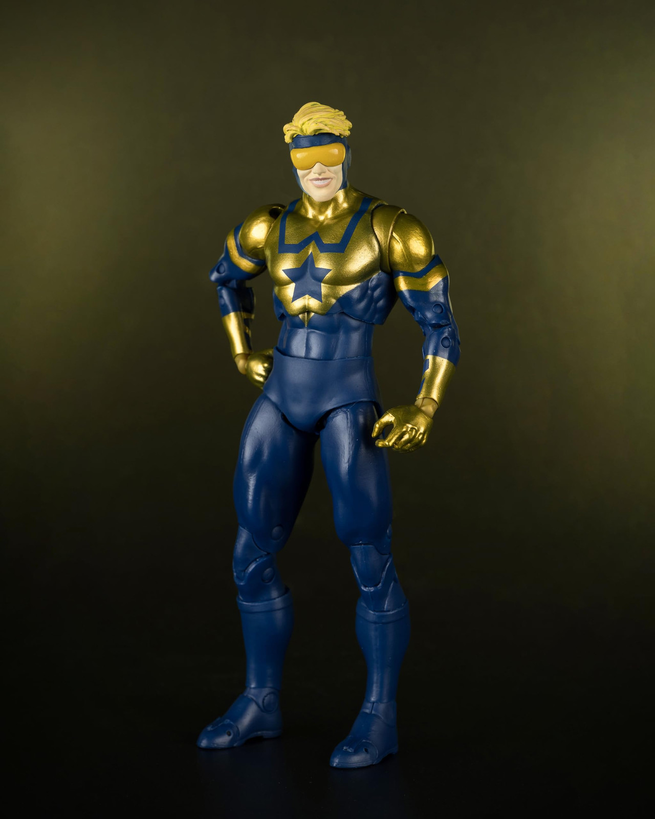 DC Multiverse Booster Gold 7 Inch Action Figure with Flight Stand and Art Card
