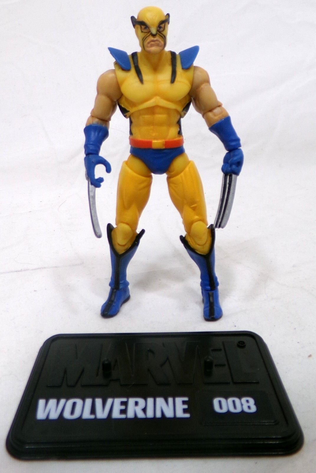 Hasbro Marvel Universe #008 Wolverine (First Appearance) 3.75&Prime; Figure Complete
