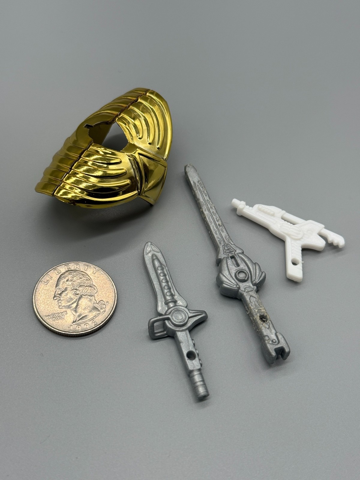 LOT 4 Accessories 1993 Power Rangers Bandai Dragon Shield Dagger Sword 5.5&Prime; MMPR