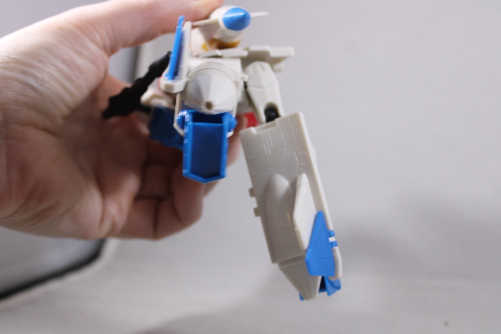 INCOMPLETE – Transformers More Than Meets The Eye STARSCREAM 6&Prime; Action Figure