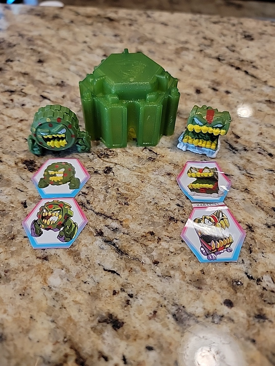 Christmas Lot Of RARE Mr Beast Lab Swarms Everything In Pic Free USA Ship