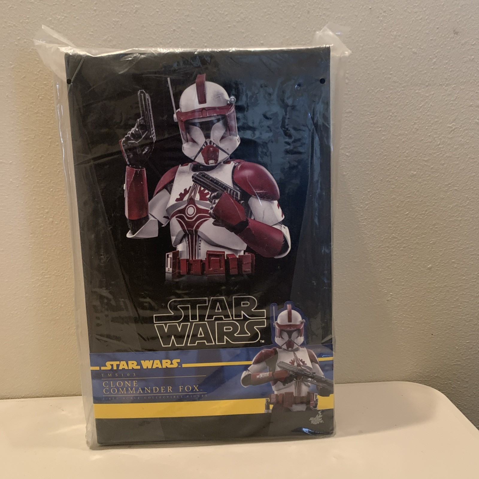 Hot Toys TMS103 STAR WARS: THE CLONE WARS 1/6 Clone Commander Fox Figure
