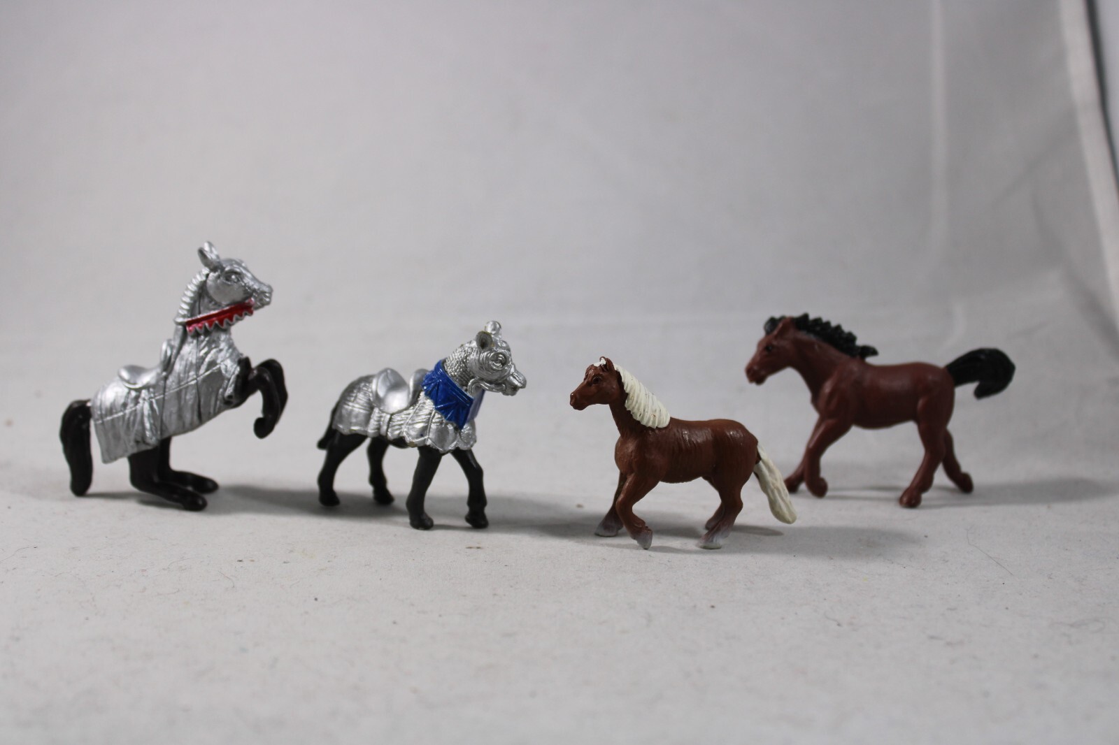 Safari Ltd War Horse Medieval Armored Horse 2”Figure Lot of 4