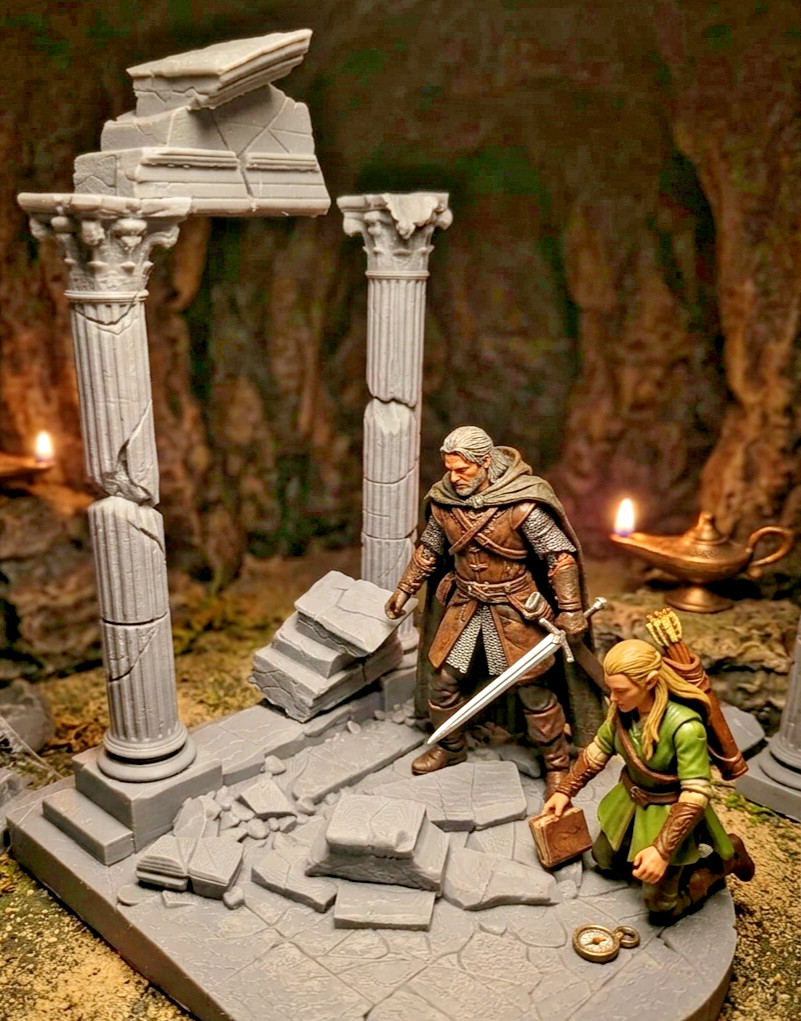 1:18 Scale Ruined Greco-Roman Temple Diorama Base – 10&Prime; Ancient Pillars Display