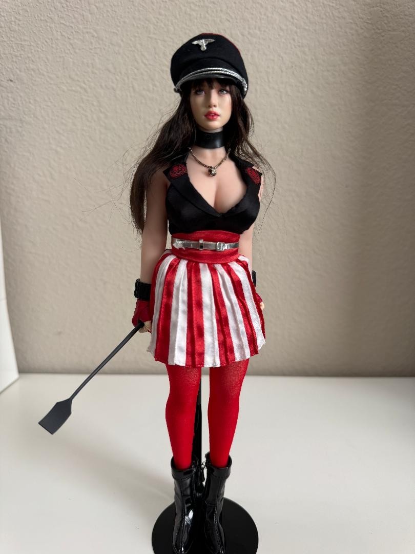 OOAK 1/6 12” Female Lalisa in outfit Action Figure Phicen