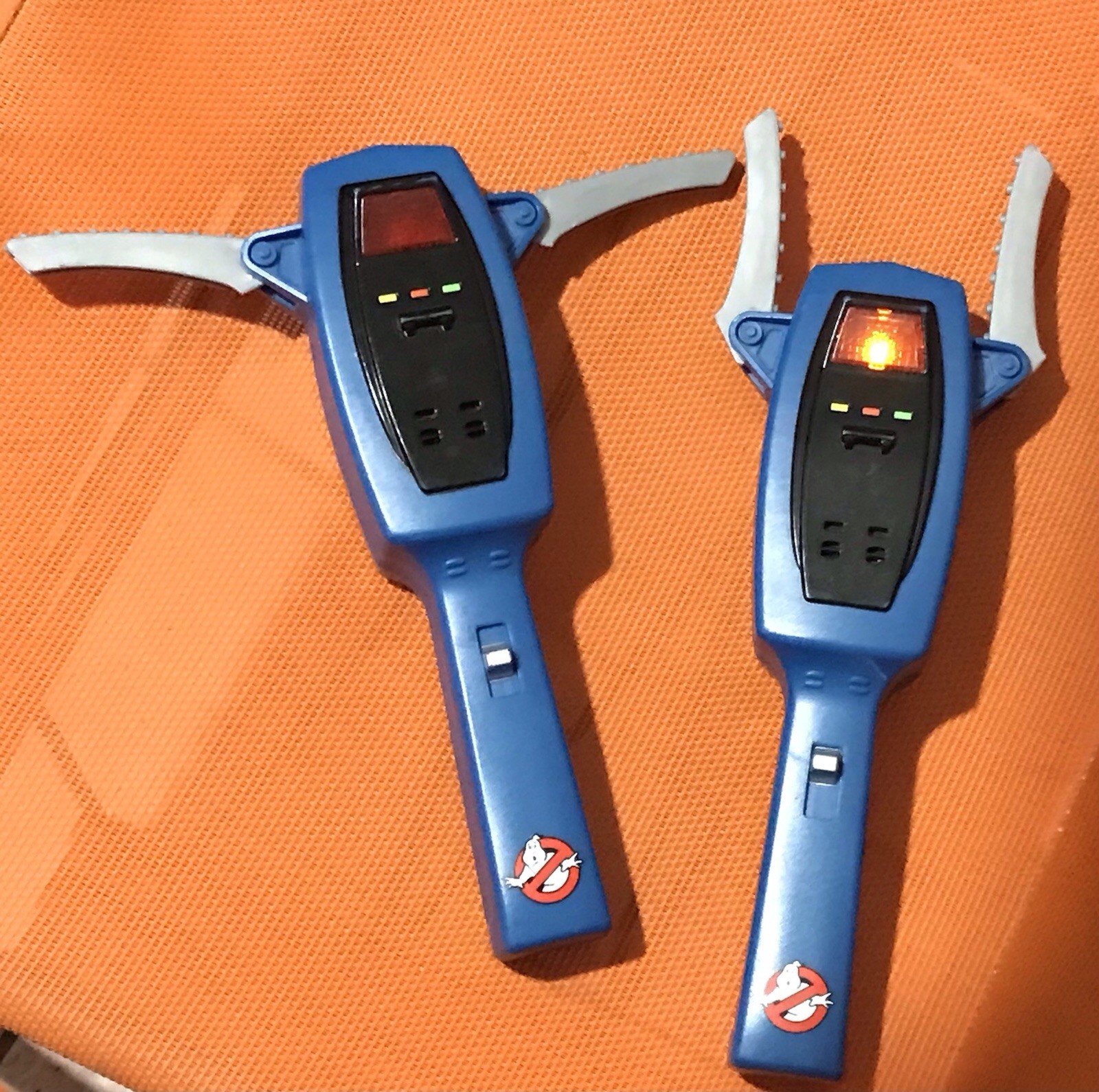 Ghostbusters PKE Shocker Meter Ghost Detector Cosplay E9549 Pair