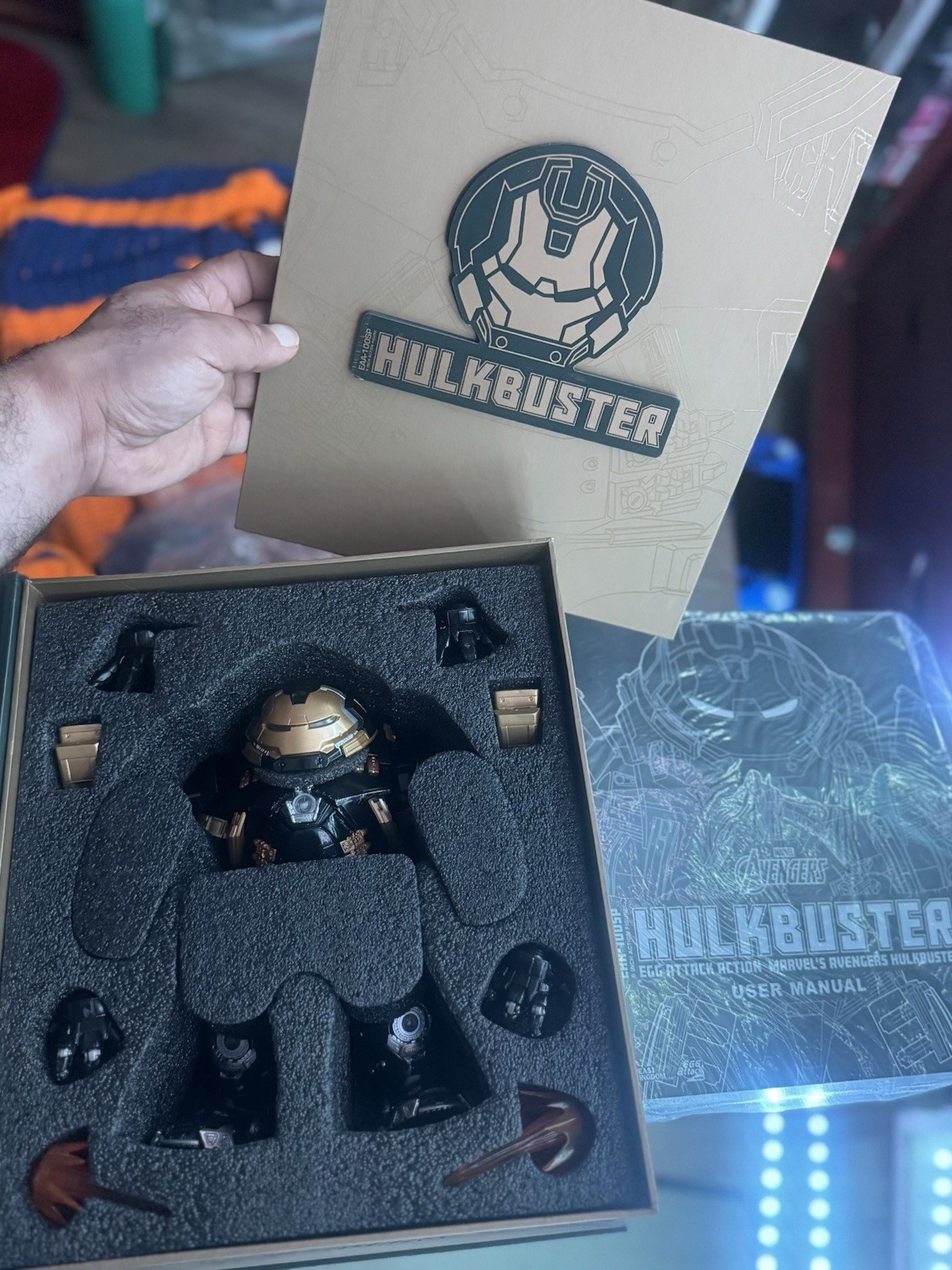 Beast Kingdom Egg Attack 8&Prime; Hulkbuster EAA-100 Action 2k piece (black and gold)