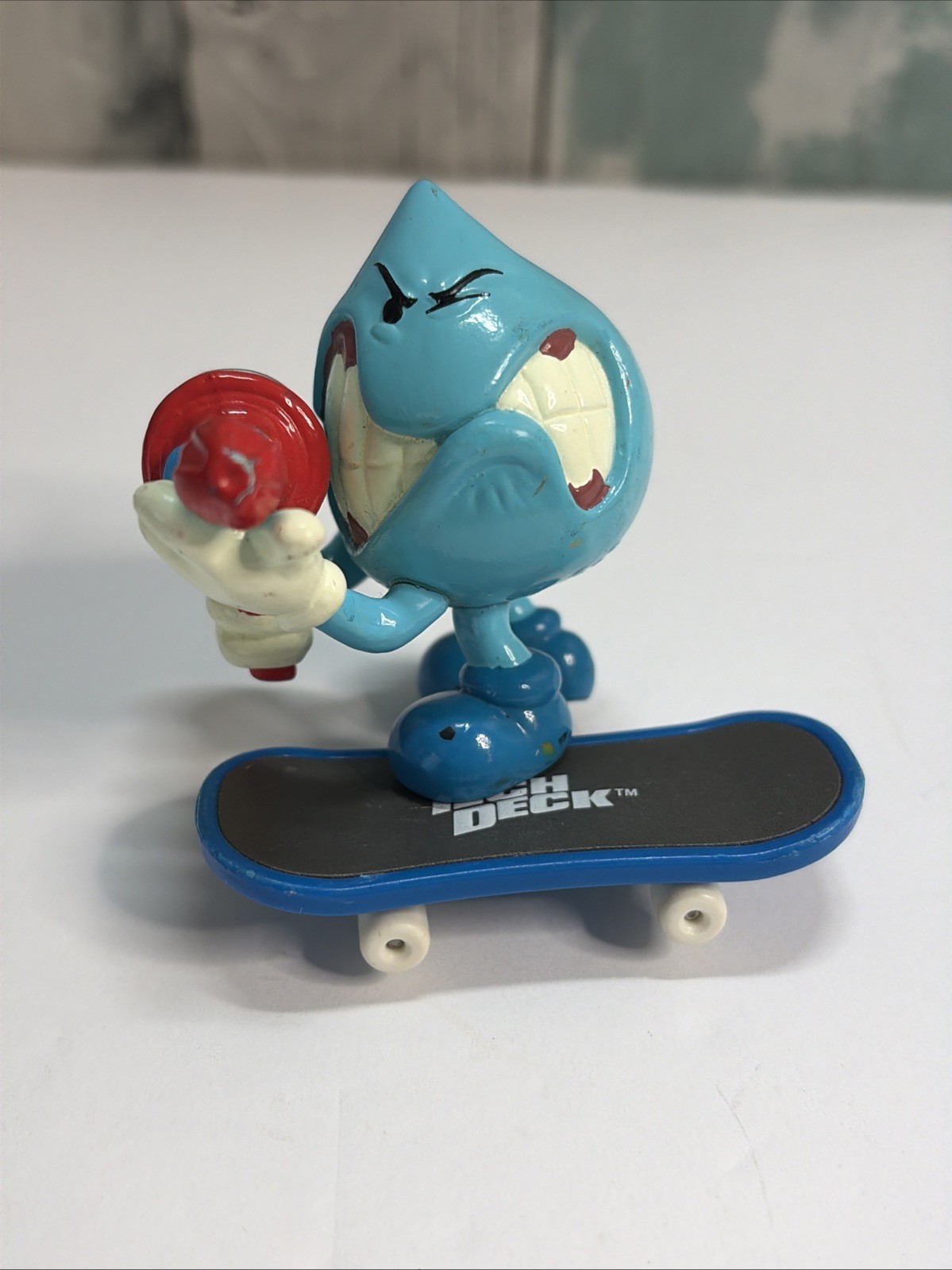 World Industries Tech Deck Dude Wet Willy Super Soaker Figure with Board
